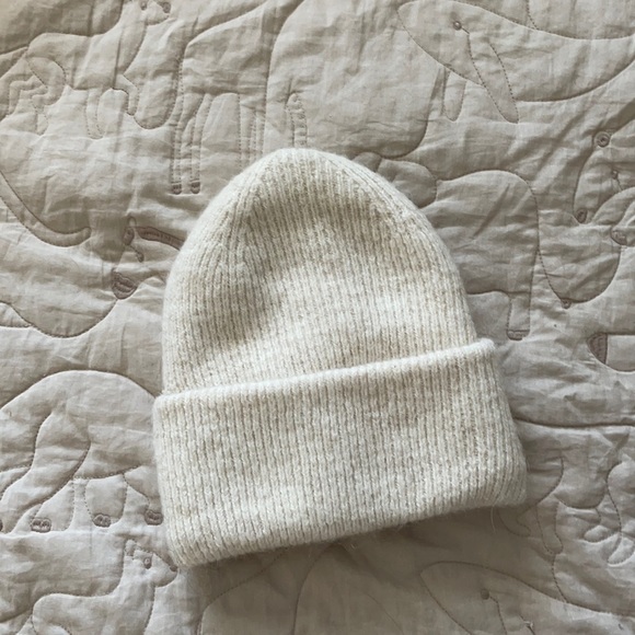 Zara knit beanie - Picture 3 of 9